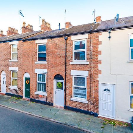 New! Spacious 2-Bed Home In Chester City-Centre By 53 Degrees Property, Ideal For Couples & Small Groups, Great Location - Sleeps 5 Экстерьер фото