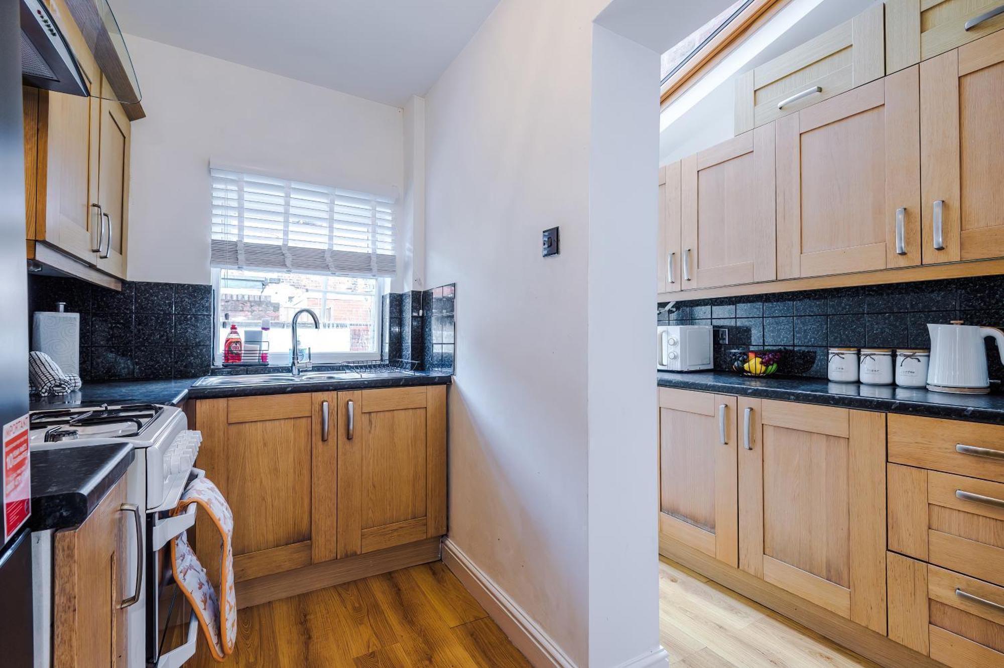 New! Spacious 2-Bed Home In Chester City-Centre By 53 Degrees Property, Ideal For Couples & Small Groups, Great Location - Sleeps 5 Экстерьер фото