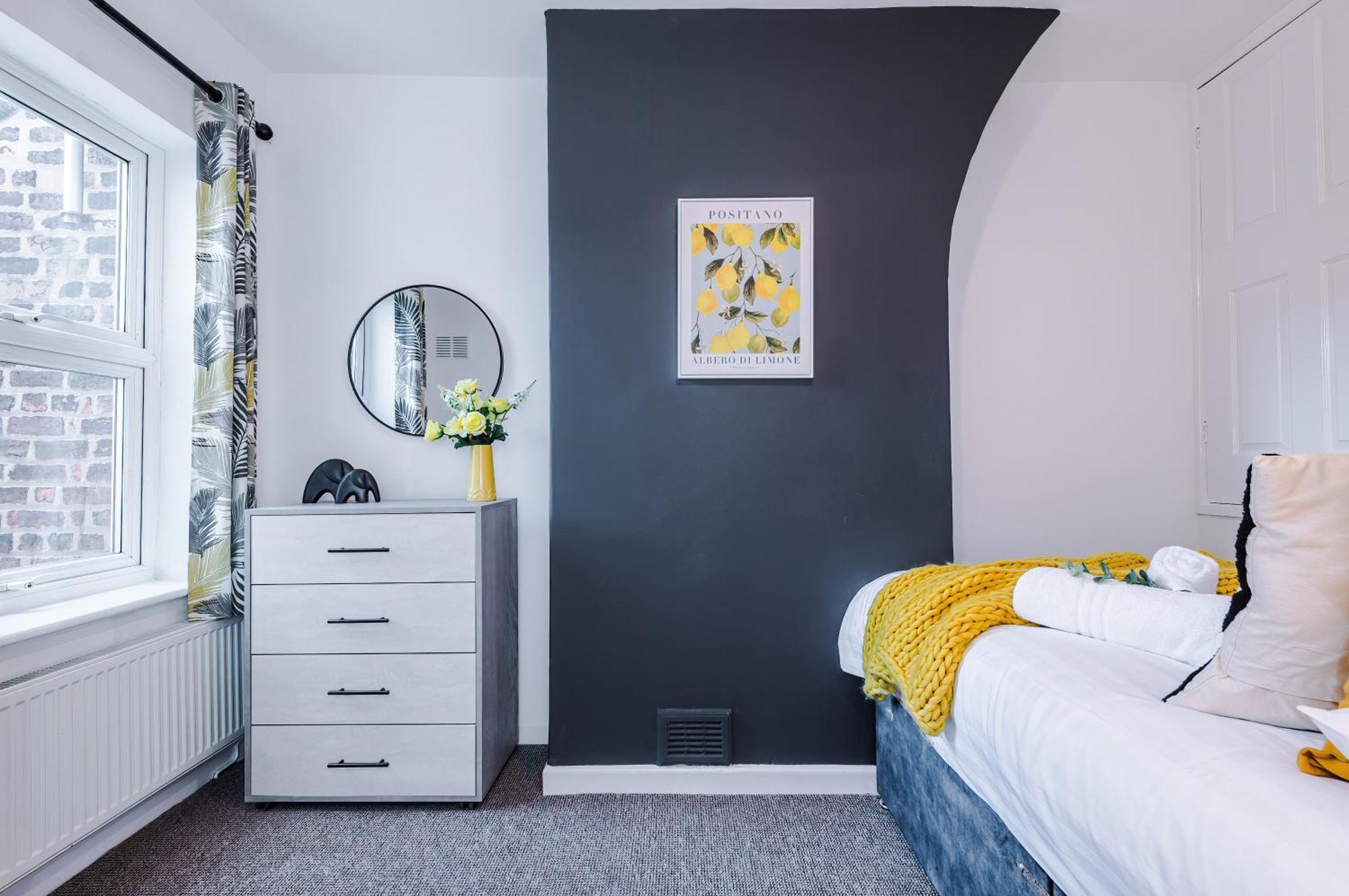 New! Spacious 2-Bed Home In Chester City-Centre By 53 Degrees Property, Ideal For Couples & Small Groups, Great Location - Sleeps 5 Экстерьер фото