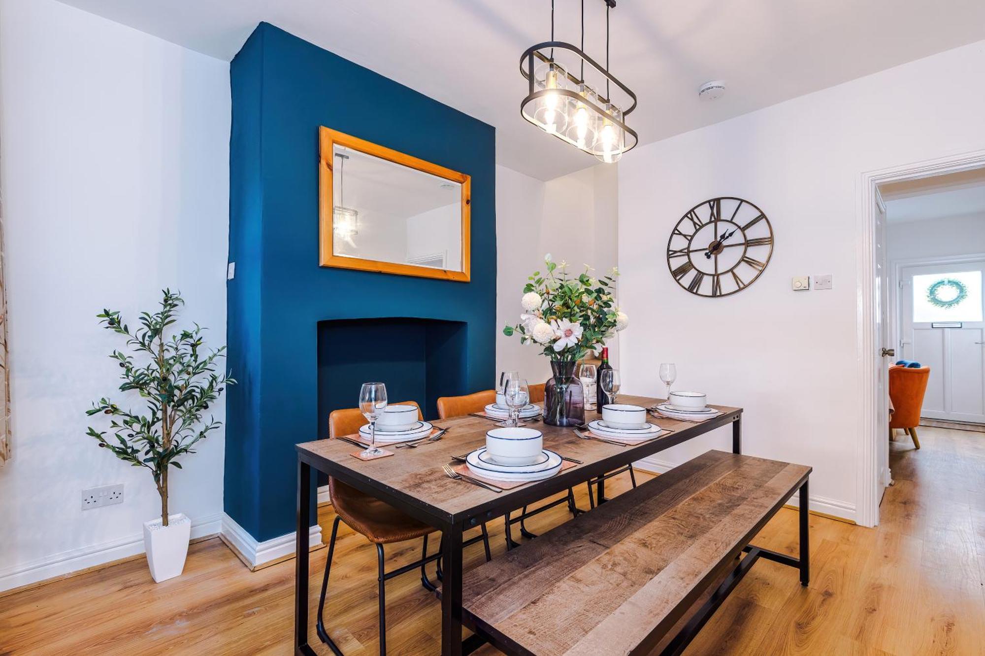 New! Spacious 2-Bed Home In Chester City-Centre By 53 Degrees Property, Ideal For Couples & Small Groups, Great Location - Sleeps 5 Экстерьер фото