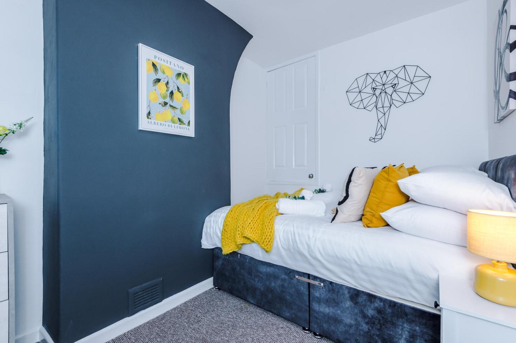 New! Spacious 2-Bed Home In Chester City-Centre By 53 Degrees Property, Ideal For Couples & Small Groups, Great Location - Sleeps 5 Экстерьер фото