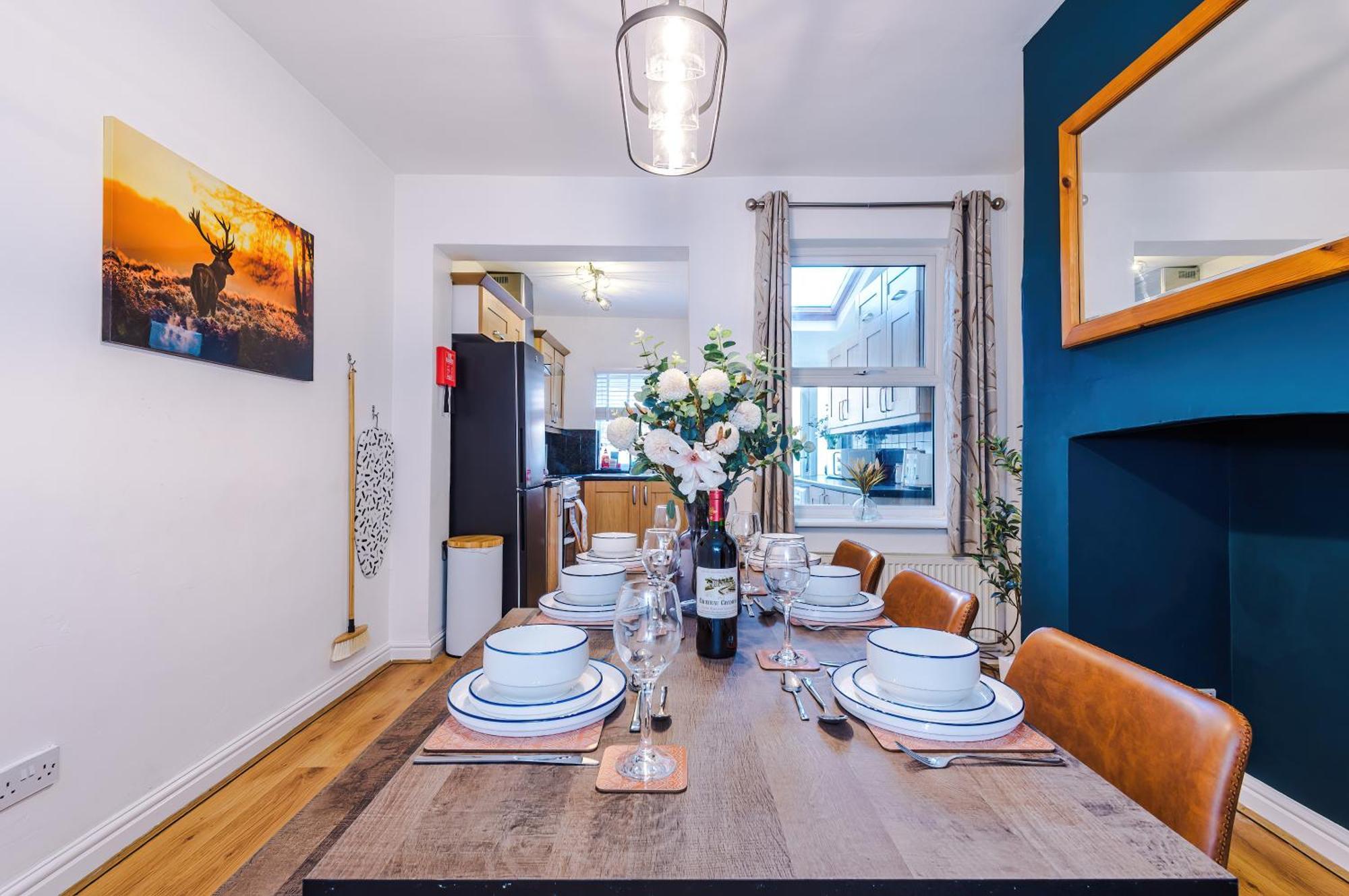 New! Spacious 2-Bed Home In Chester City-Centre By 53 Degrees Property, Ideal For Couples & Small Groups, Great Location - Sleeps 5 Экстерьер фото